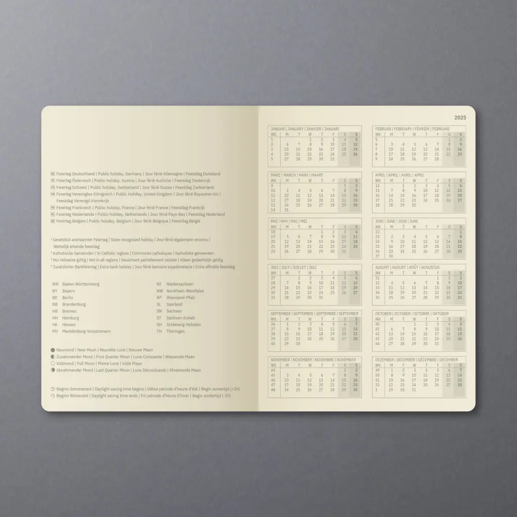 Conceptum Diary 2025 Approx A5 Week To View Hardcover Softwave Surface 148x213x30mm Black