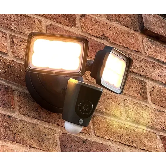 Yale Floodlight Camera - 2000 Lumen Floodlight; 1080 FHD Camera; IP 65 Rated; 110 dB Siren