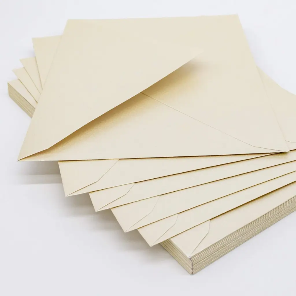 Pukka Post & Packaging Envelopes C6 Fresh White Gummed 100gsm 114mmx162mm (Pack 25) - 9067-ENV