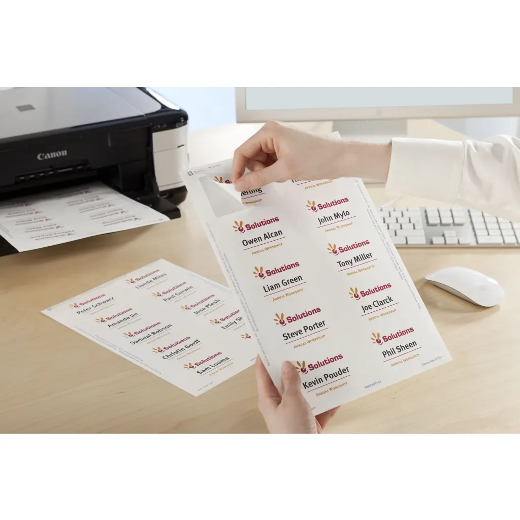Avery Self-Adhesive Name Badge 80x50mm White (Pack 200) L4785-20
