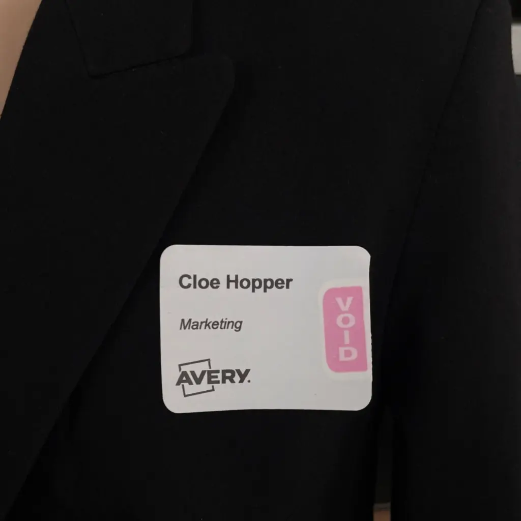 Avery Self-Adhesive Visitor Paper Badges with Time-Expiring Tabs (Pack 250) - 4851E-THR