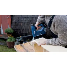 Rapid BTX606 Battery-powered Staple gun for narrow Crown Staples 18V P4A Case